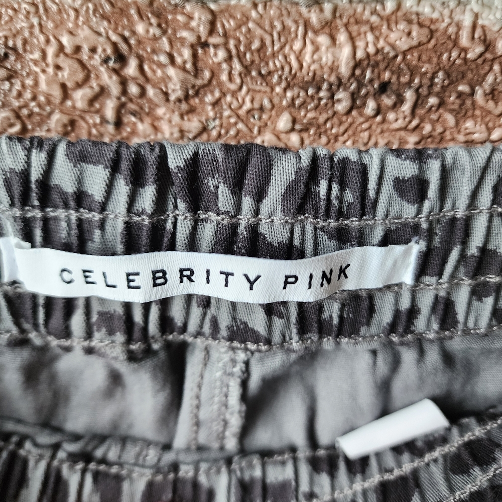 Hi-Rise jogger pants - Picture 10 of 15